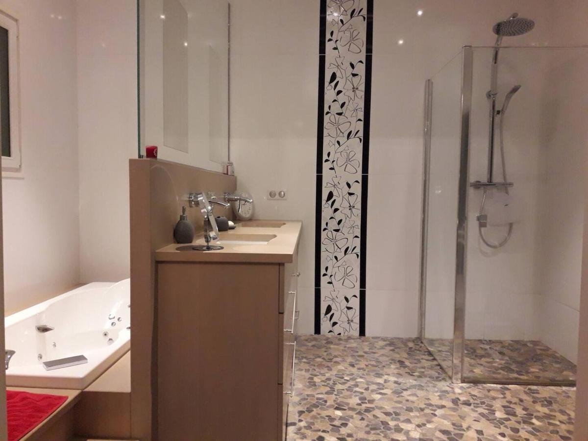 Villa 170 m² entre Lyon et St Etienne à Saint-Martin-la-Plaine Extérieur photo